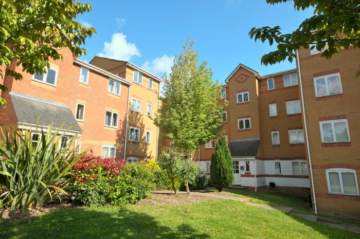 1 Bedroom Flat To Rent In Ascot Court, Aldershot, GU11