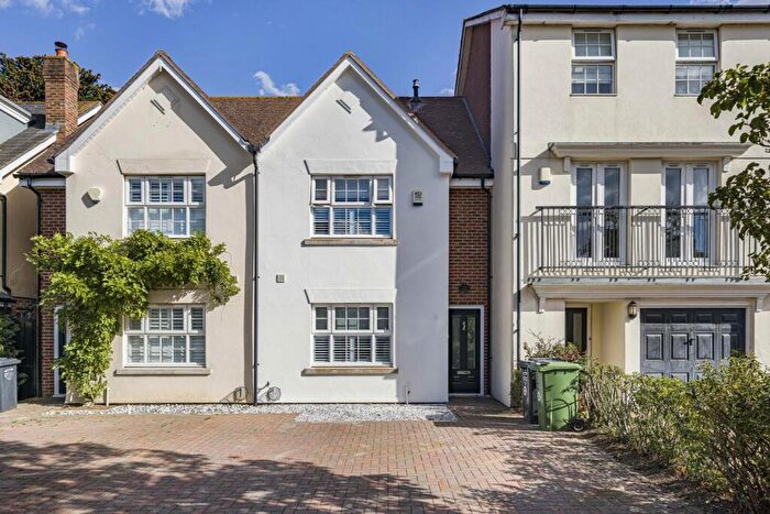 3 Bedroom House For Sale In Sandringham Drive, Bexley Park, DA2