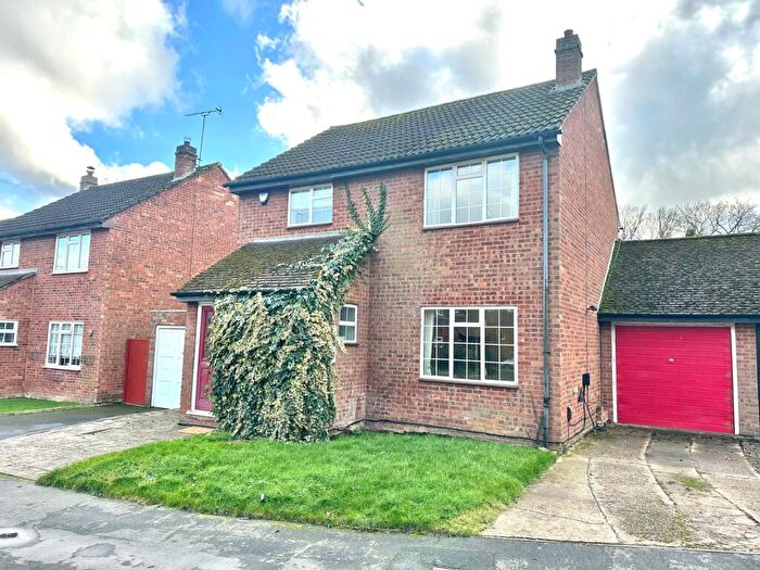 4 Bedroom Detached House For Sale In Dinmore, Bovingdon, HP3