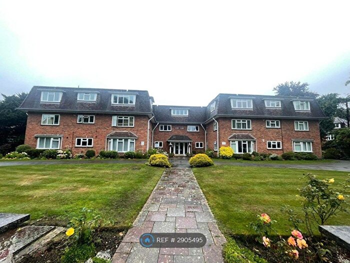 2 Bedroom Flat To Rent In Nairn Court, Bournemouth, BH3