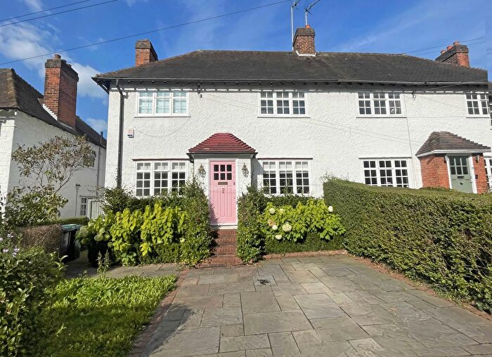 3 Bedroom Semi-Detached House For Sale In Brookland Close, Hampstead Garden Suburb, NW11
