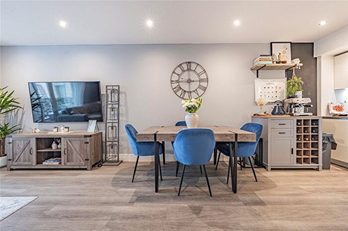 2 Bedroom Flat For Sale In Croxley Court, West Drayton, UB7