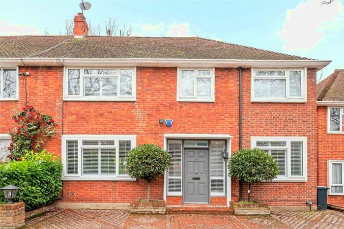 5 Bedroom Terraced House To Rent In Hartham Close, Islington, London, N7