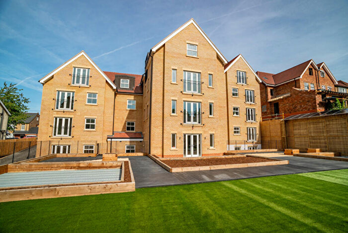 3 Bedroom Apartment For Sale In Bloomfield Road, Harpenden, Hertfordshire, AL5