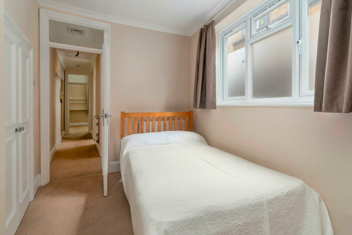 1 Bedroom Apartment To Rent In Penn Road, Islington, London, N7