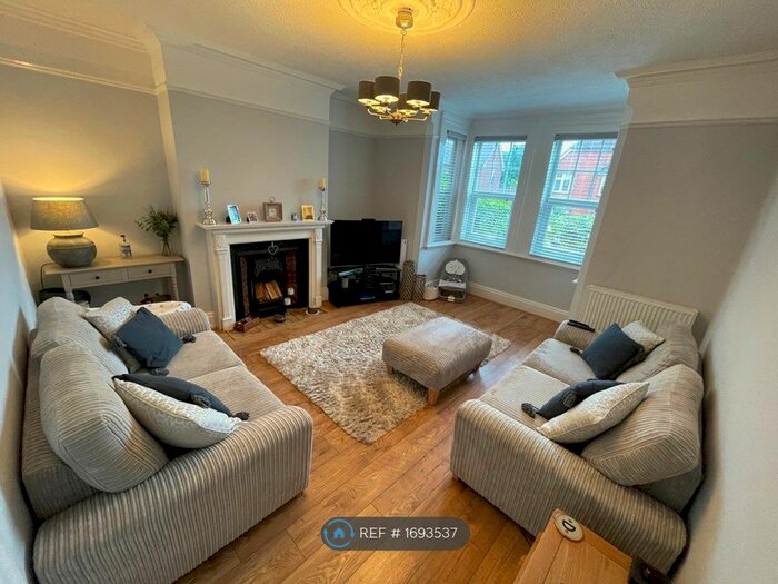 2 Bedroom Maisonette To Rent In Hale Road, Farnham, GU9