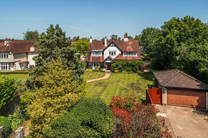 4 Bedroom Detached House For Sale In Fulmer Way, Gerrards Cross, SL9