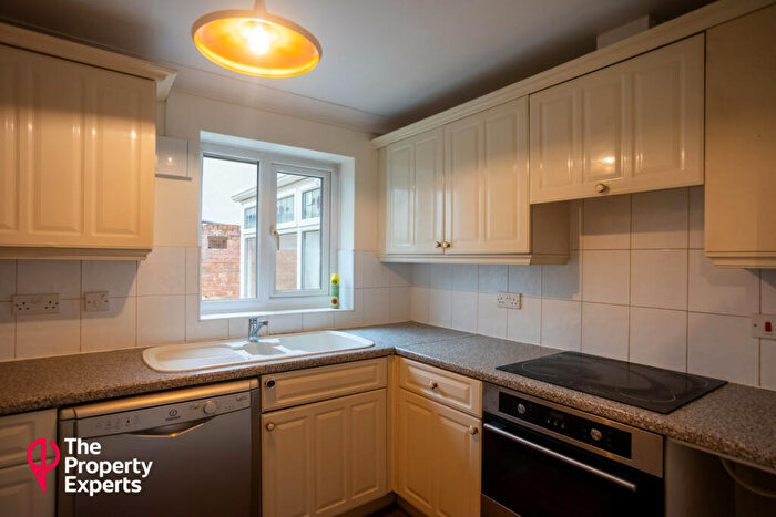 1 Bedroom Bungalow For Sale In Coley Avenue, Reading, RG1