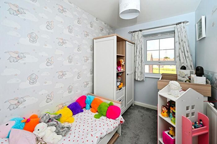 3 Bedroom End Of Terrace House For Sale In Gressingham Close, Forest Town, Mansfield, Nottinghamshire, NG19