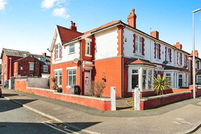 5 Bedroom End Of Terrace House For Sale In Saville Road, Blackpool, Lancashire, FY1