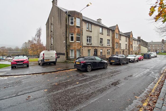 2 Bedroom Flat For Sale In West Bridgend, Dumbarton, G82