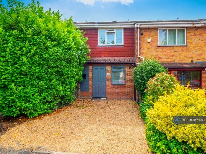2 Bedroom Terraced House To Rent In York Road, Cheam, Sutton, SM2