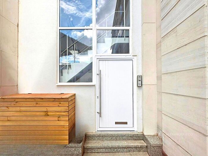 Studio To Rent In Bank Court, Hemel Hempstead, Hertfordshire, HP1