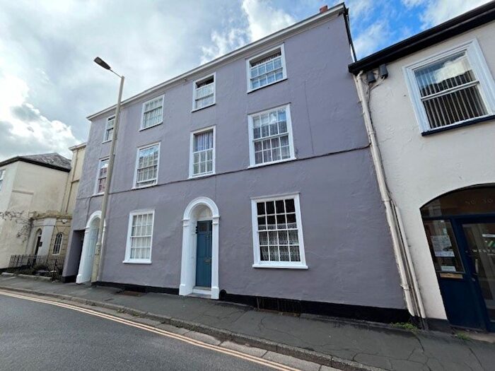 1 Bedroom Flat To Rent In St Peter Street, Tiverton, EX16