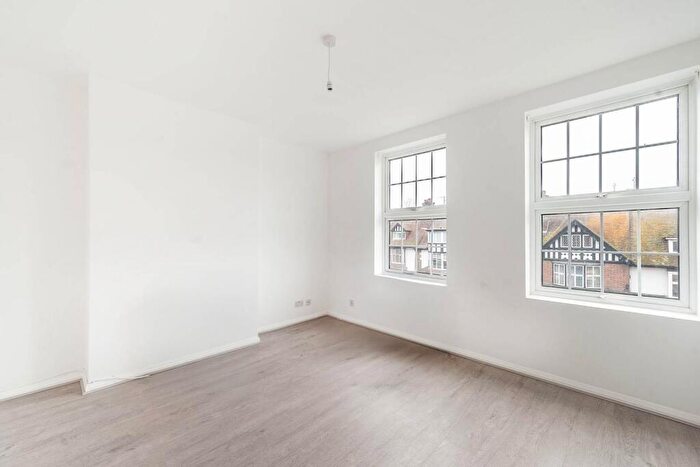 2 Bedroom Flat To Rent In Bridge Street, Pinner, HA5