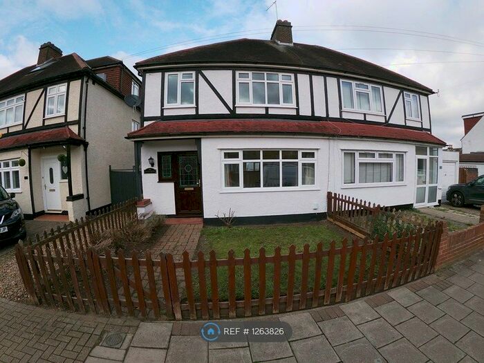 3 Bedroom Semi-Detached House To Rent In Jackson Road, Bromley BR2