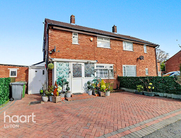 3 Bedroom Semi Detached House For Sale In Aydon Road, Luton, LU3