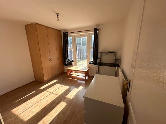 Studio To Rent In Dewar Spur, Langley, Slough, SL3