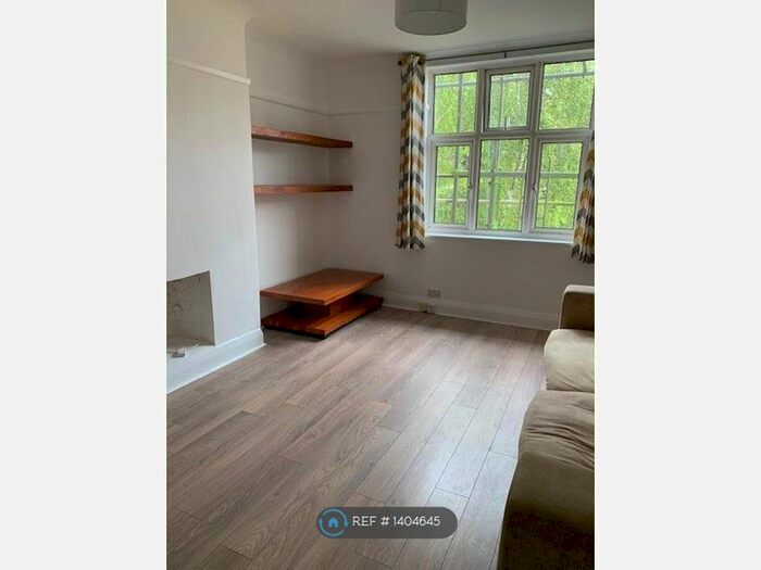 1 Bedroom Flat To Rent In Norbiton Hall, Kingston Upon Thames, KT2