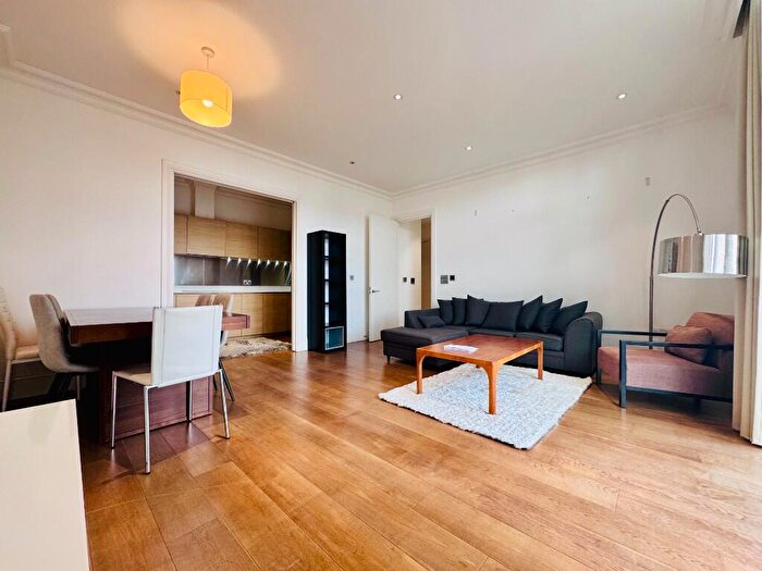 2 Bedroom Flat To Rent In Sterling Mansions, Leman Street, London, E1