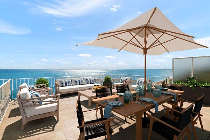 3 Bedroom End Of Terrace House For Sale In Radnor Cliff, Folkestone, CT20