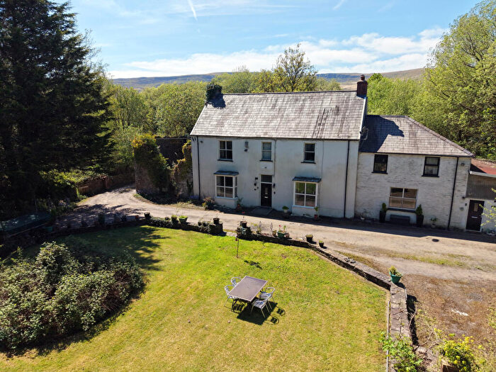 7 Bedroom Detached House For Sale In Ty Mawr Farm, Hirwaun, Aberdare, CF44