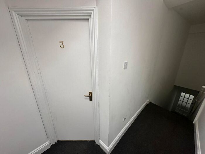 2 Bedroom Flat To Rent In Abington Square, Northampton, NN1