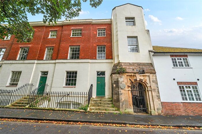 2 Bedroom Flat To Rent In St Peter Street, Winchester, Hampshire, SO23