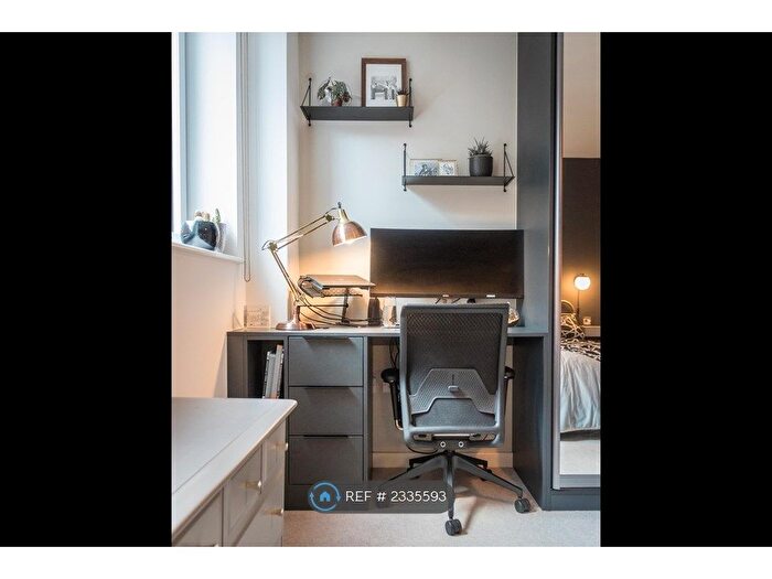 2 Bedroom Flat To Rent In Amelia Street, Elephant Amp; Castle, SE17