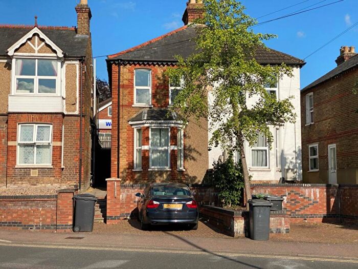 1 Bedroom Flat To Rent In Hughenden Road, HP13
