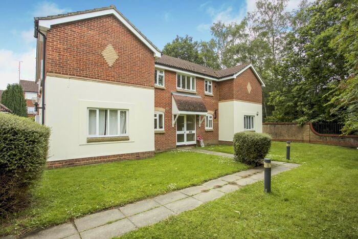 2 Bedroom Flat To Rent In Horndean Road, Forest Park, Bracknell, RG12
