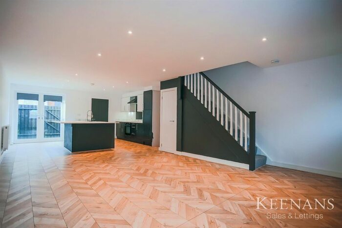 3 Bedroom End Of Terrace House To Rent In Whalley Road, Clayton Le Moors, Accrington, BB5