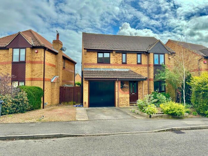 4 Bedroom Detached House To Rent In Cartmel Close, Bletchley, MK3