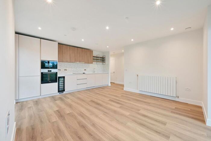 1 Bedroom Apartment To Rent In Cobham House, Kidbrooke Village, London, SE3