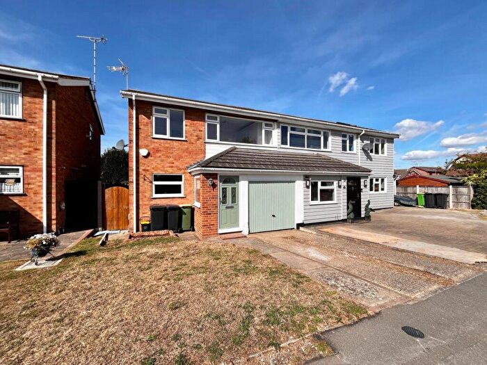 3 Bedroom Semi-Detached House To Rent In Rutland Gardens, Rochford, Essex, SS4