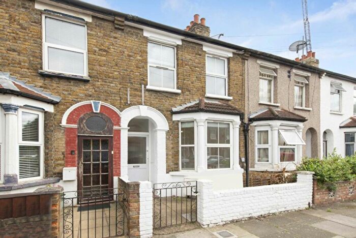 3 Bedroom Flat To Rent In Kimberley Road, London, N18
