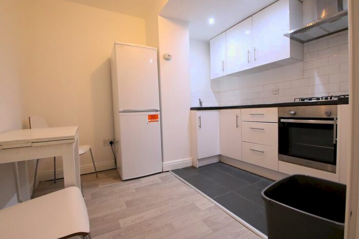 3 Bedroom Flat To Rent In Murray Street, Camden, NW1