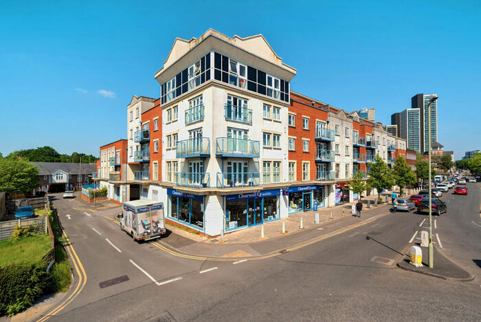 2 Bedroom Flat To Rent In Goldsworth Road, Woking, GU21