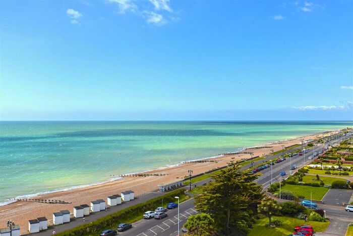 2 Bedroom Flat To Rent In West Parade, Worthing, BN11