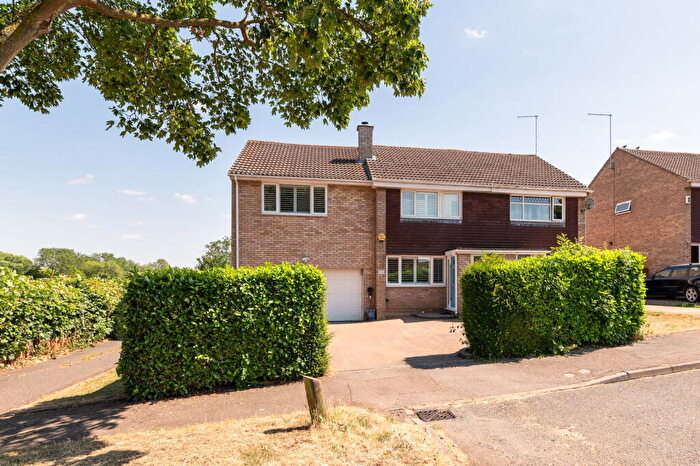 5 Bedroom Semi-Detached House For Sale In Washington Court, Thrapston, NN14