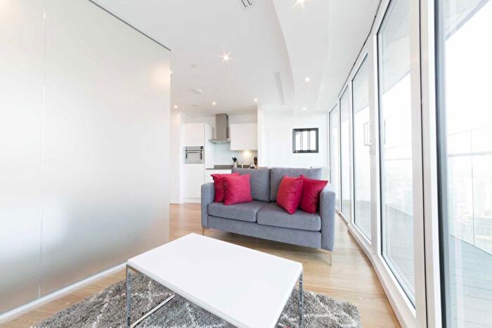 Flat To Rent In Crossharbour Plaza, Canary Wharf, E14