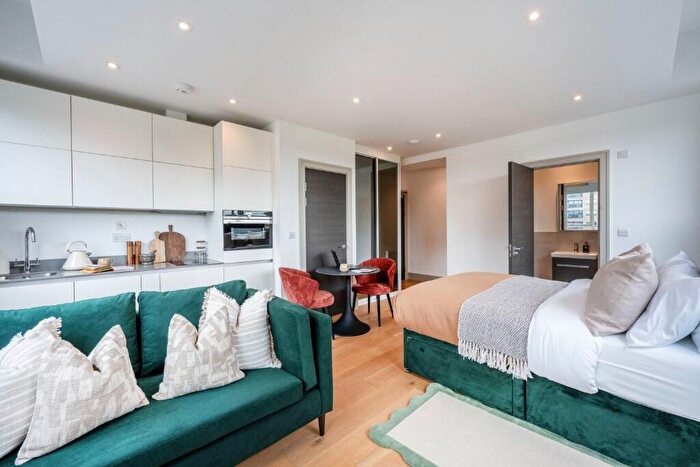 Studio To Rent In Zenith House, London, N15