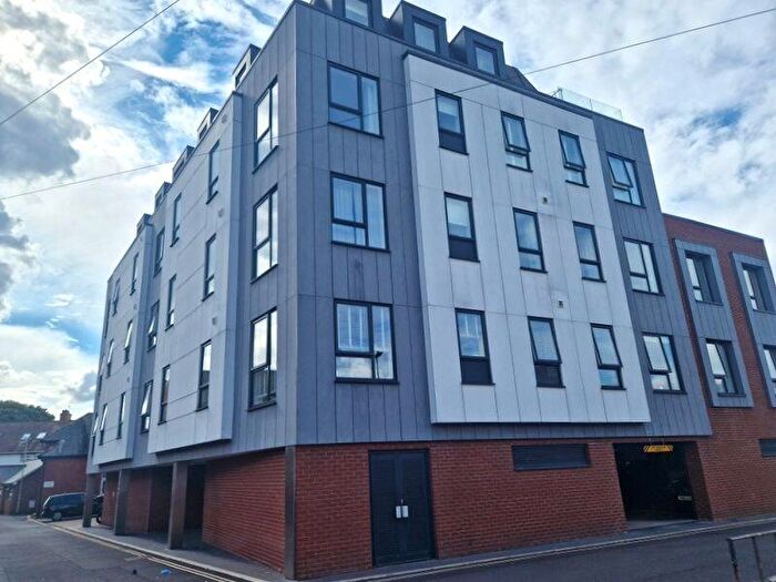 2 Bedroom Flat For Sale In Elm Grove, Exmouth, EX8