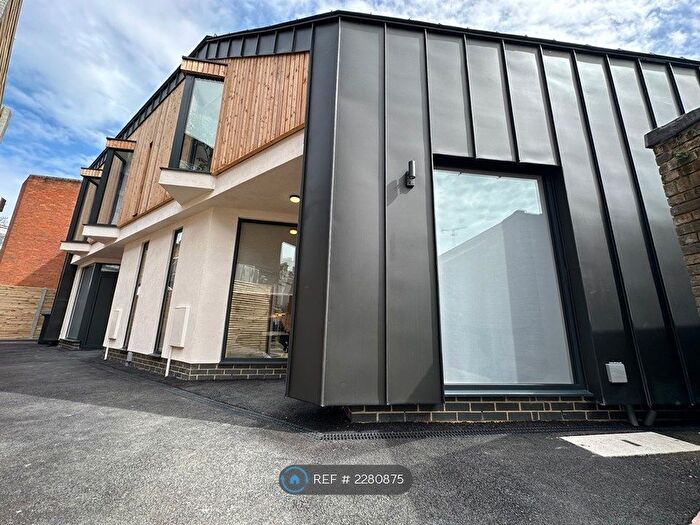 3 Bedroom Semi-Detached House To Rent In Waterloo Place, Richmond, TW9