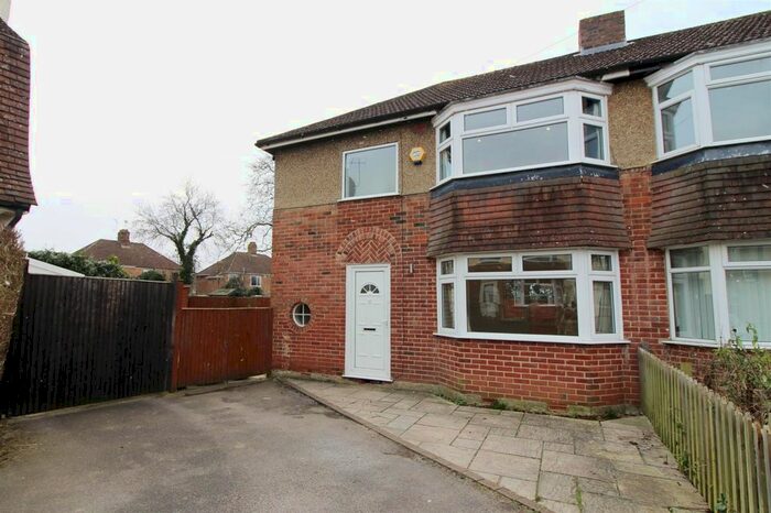 3 Bedroom Semi-Detached House To Rent In Onslow Gardens, Caversham, Reading, RG4