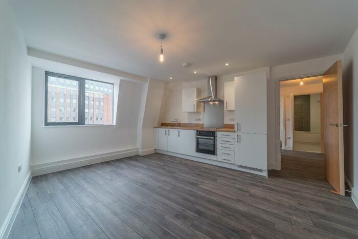 2 Bedroom Flat To Rent In Queen Street, City Centre, Sheffield, S1