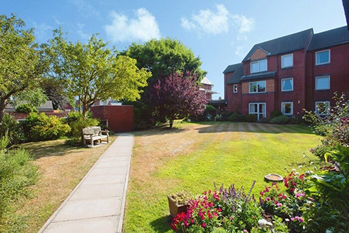 2 Bedroom Flat For Sale In Homelinks House, Lytham St. Annes, FY8