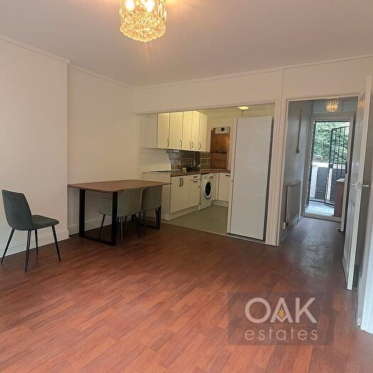 2 Bedroom Flat To Rent In Essex Road, London, N1