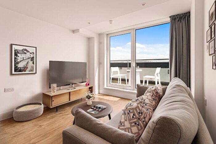 2 Bedroom Apartment To Rent In Station Approach, Epsom, Surrey, KT19