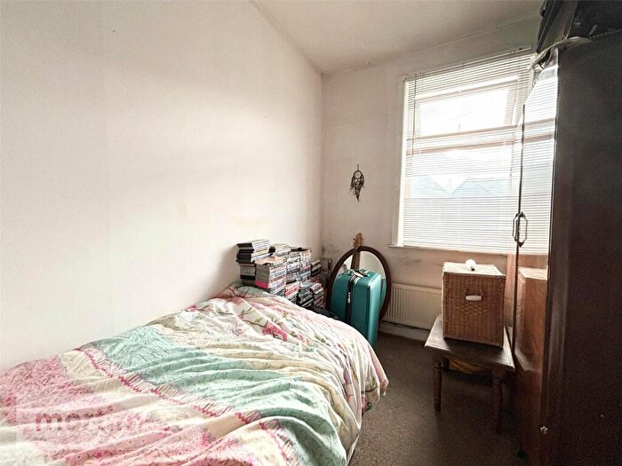 3 Bedroom Terraced House For Sale In Bonsall Street, Blackburn, Lancashire, BB2